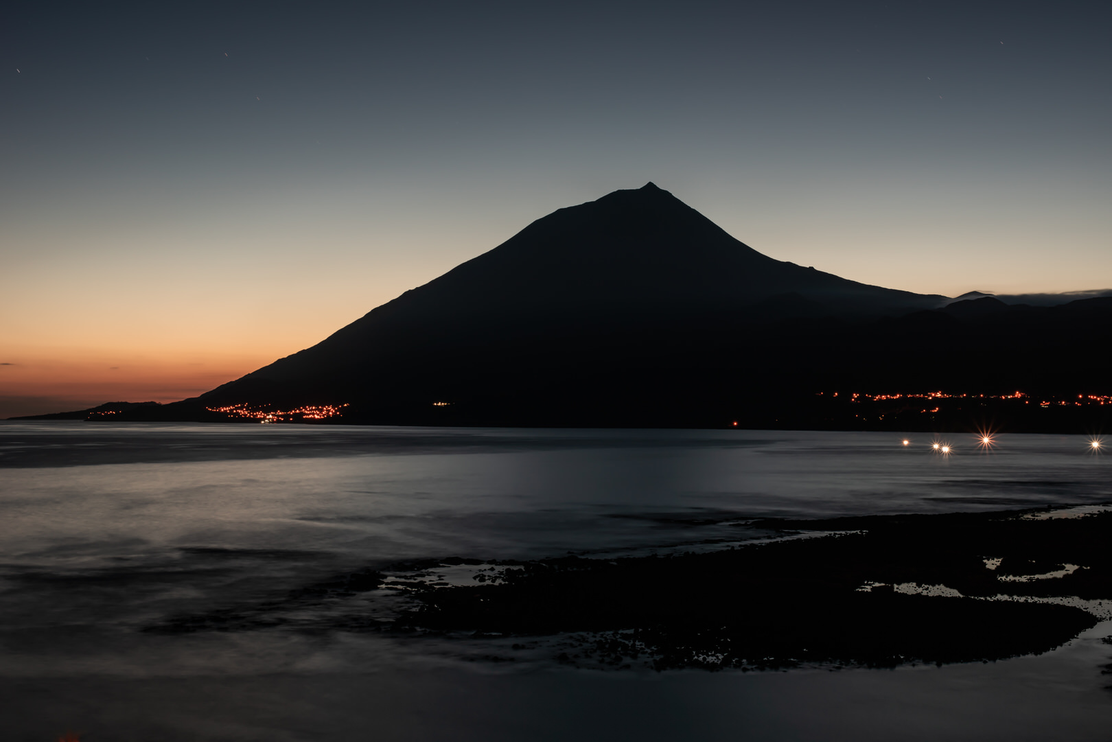 Vulkan Ponta do Pico in der Abendstimmung