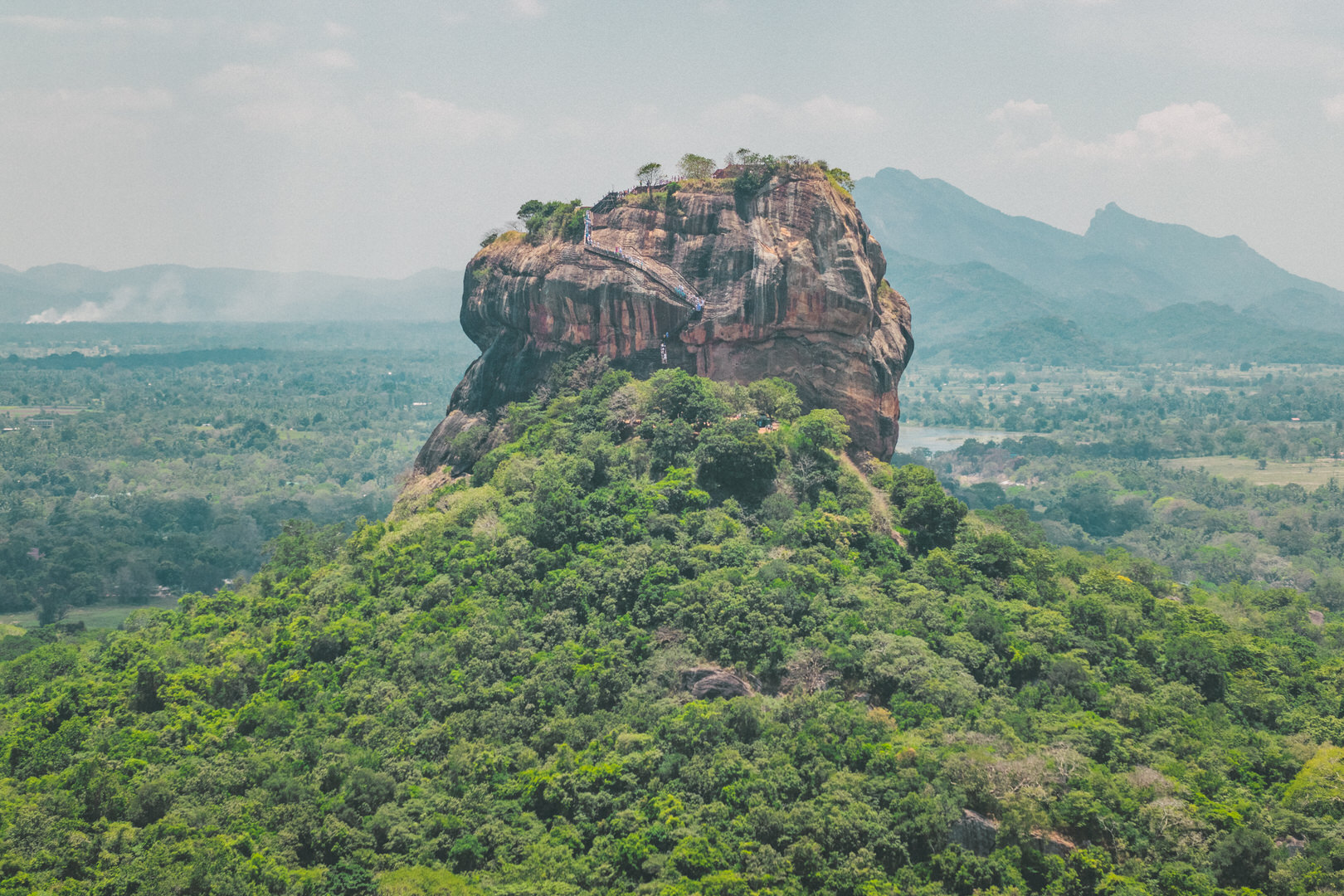 Sigiriya Felsen von seiner schönsten Seite