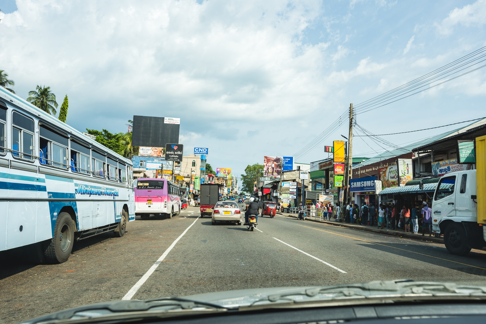 Regeln beim Autofahren in Sri Lanka
