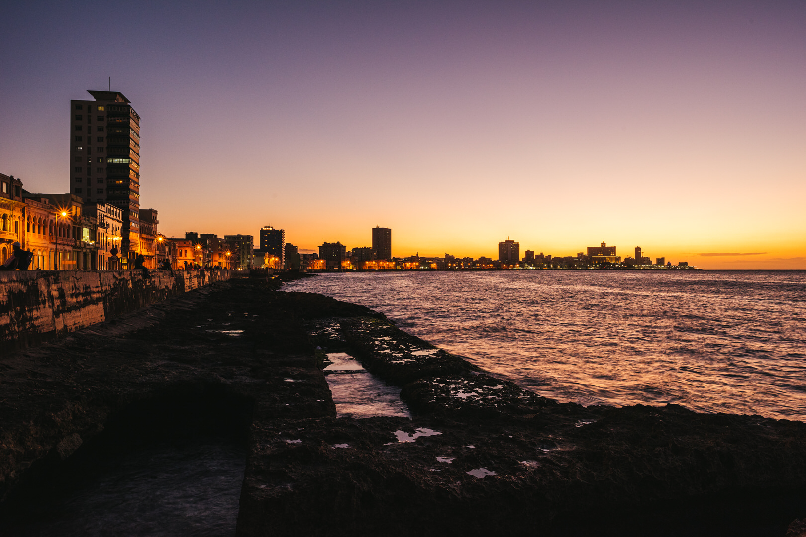 Malecón bei Nacht